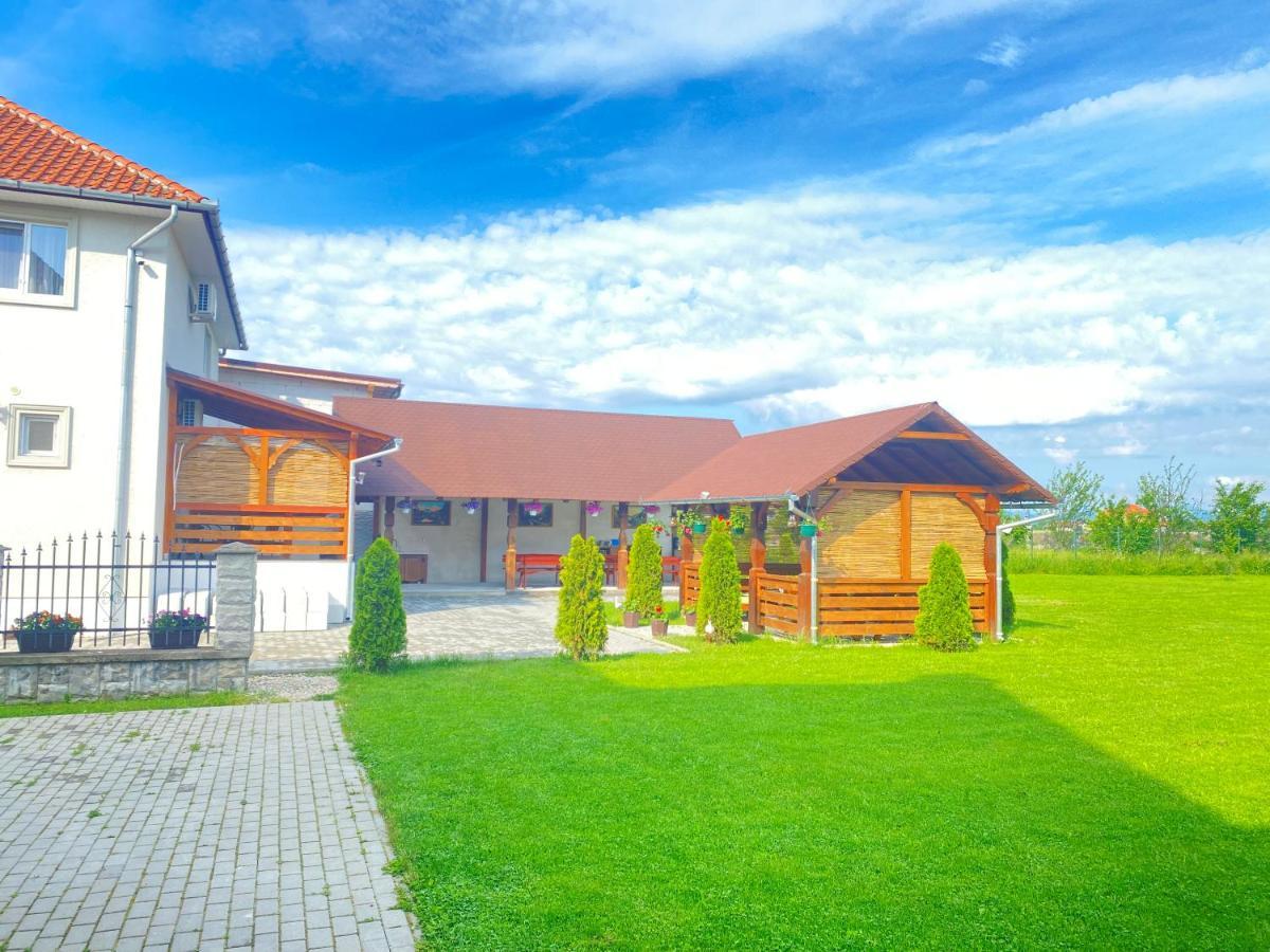 Absolut Residence Haţeg Exterior foto