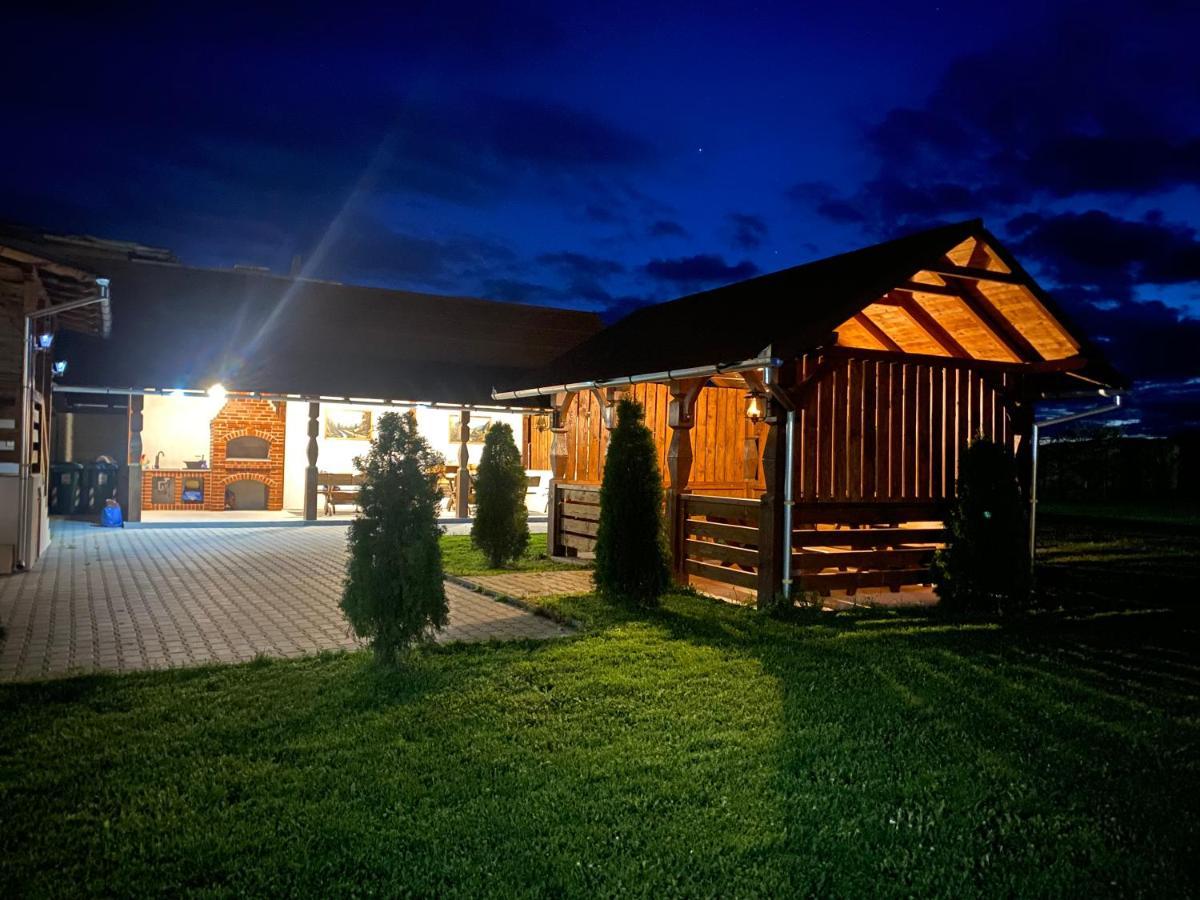 Absolut Residence Haţeg Exterior foto